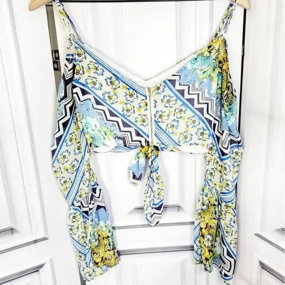 EUC AKIRA Floral Cropped Wrap Bell Sleeve Top - Small - Picture 2 of 13